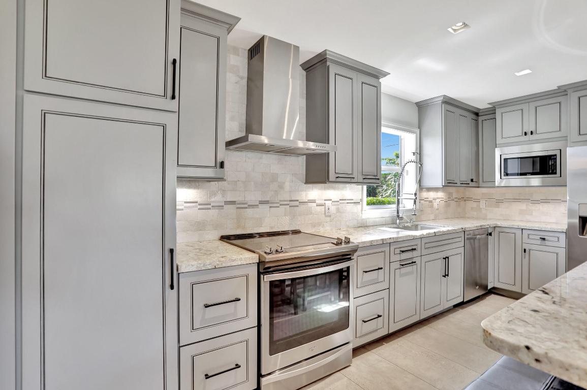 810 NE 4th Street, Deerfield Beach