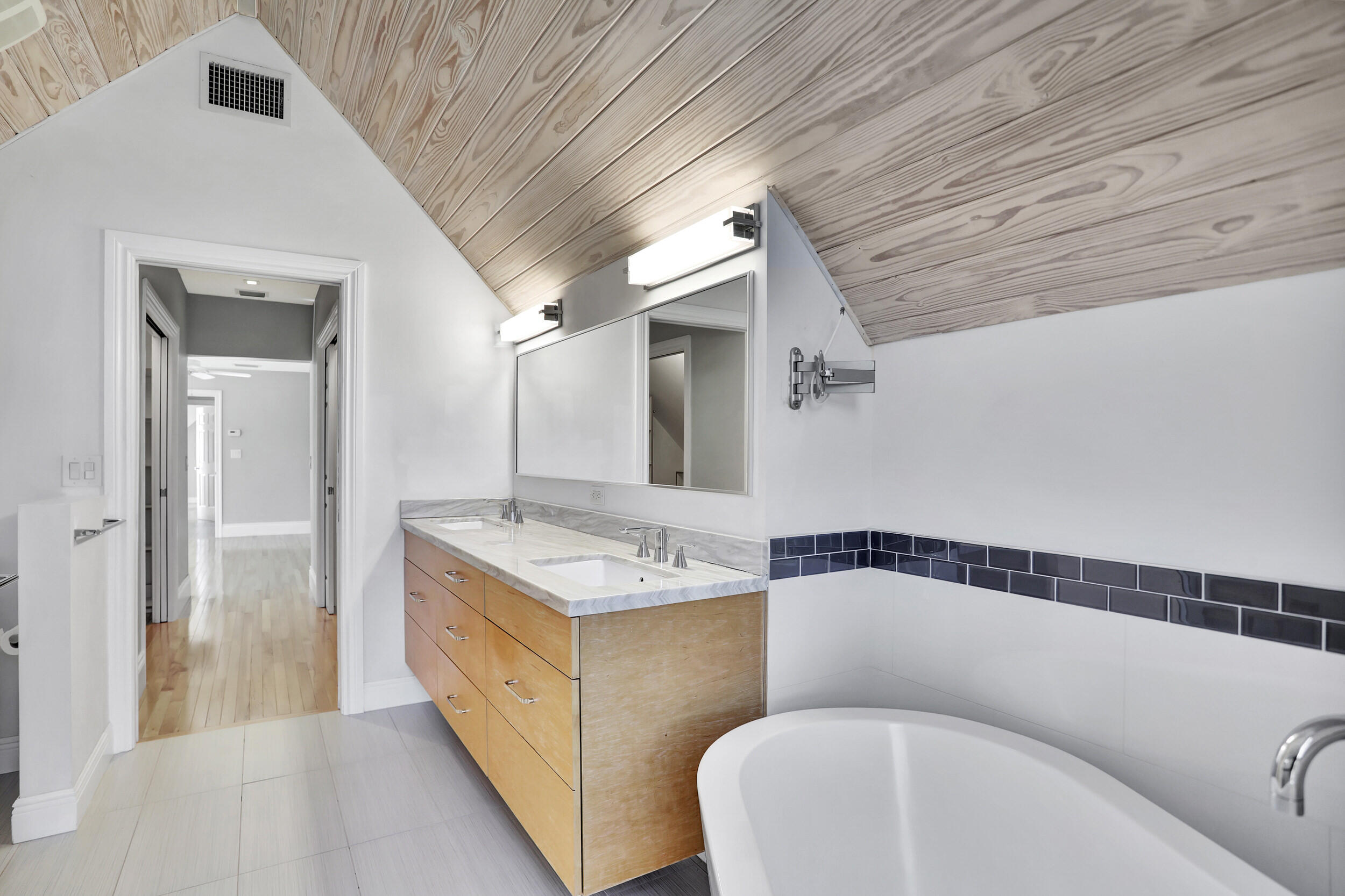 810 NE 4th Street, Deerfield Beach