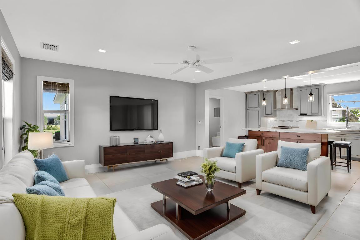 810 NE 4th Street, Deerfield Beach