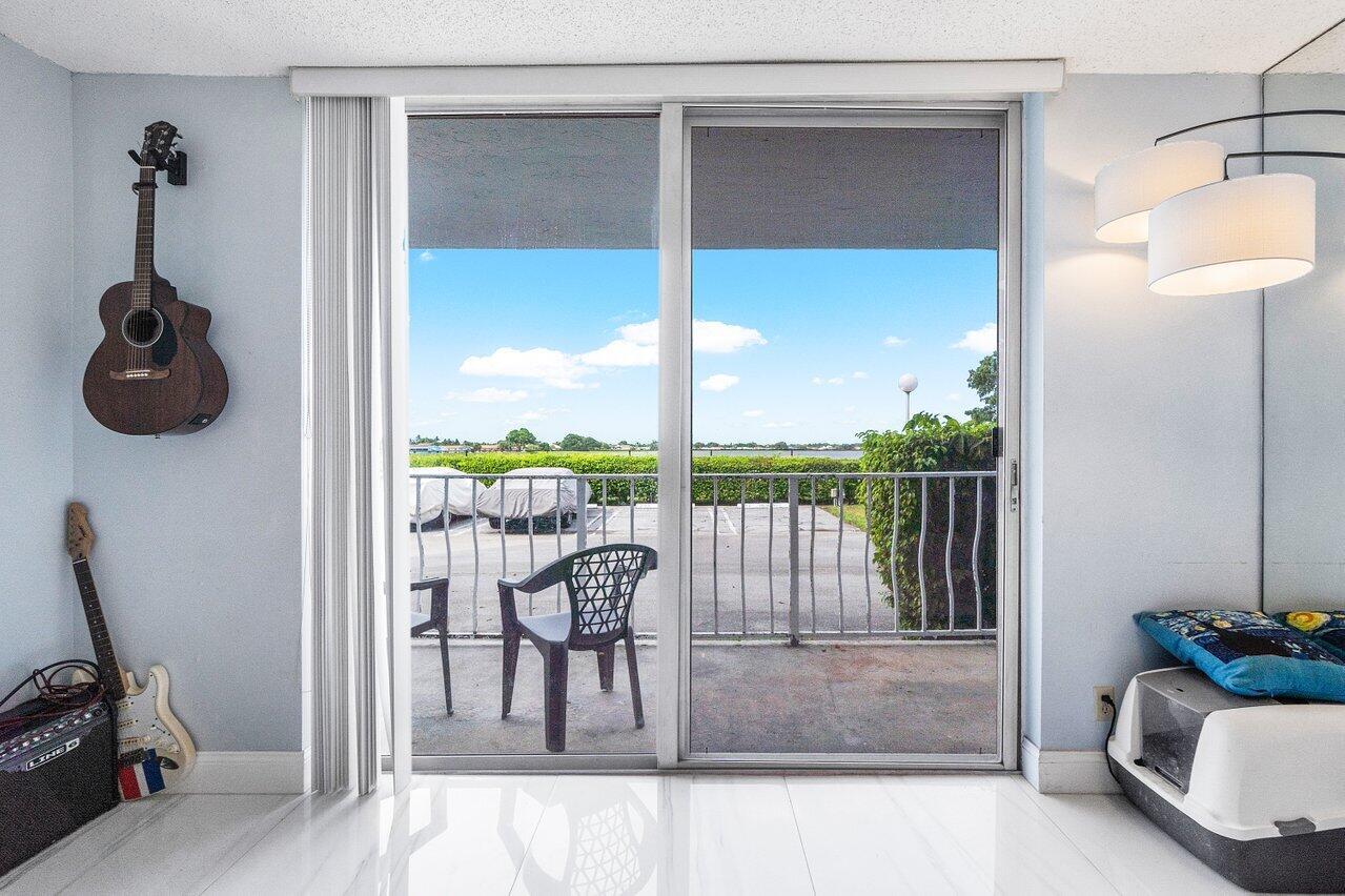 480 Executive Center Drive 1b