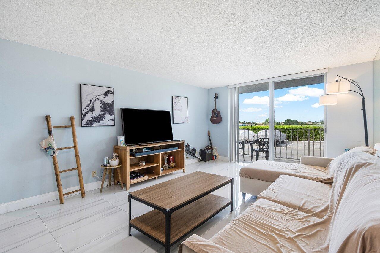 480 Executive Center Drive 1b