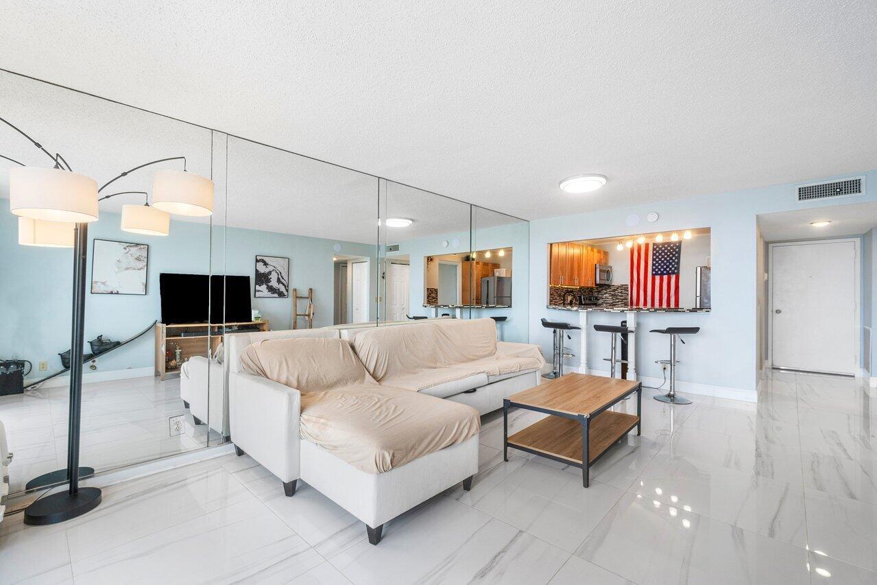 480 Executive Center Drive 1b