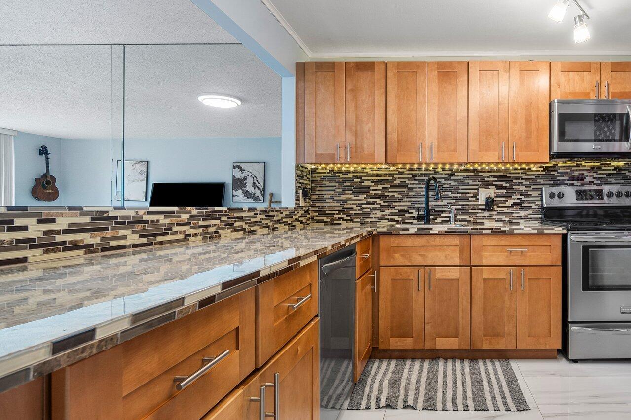 480 Executive Center Drive 1b