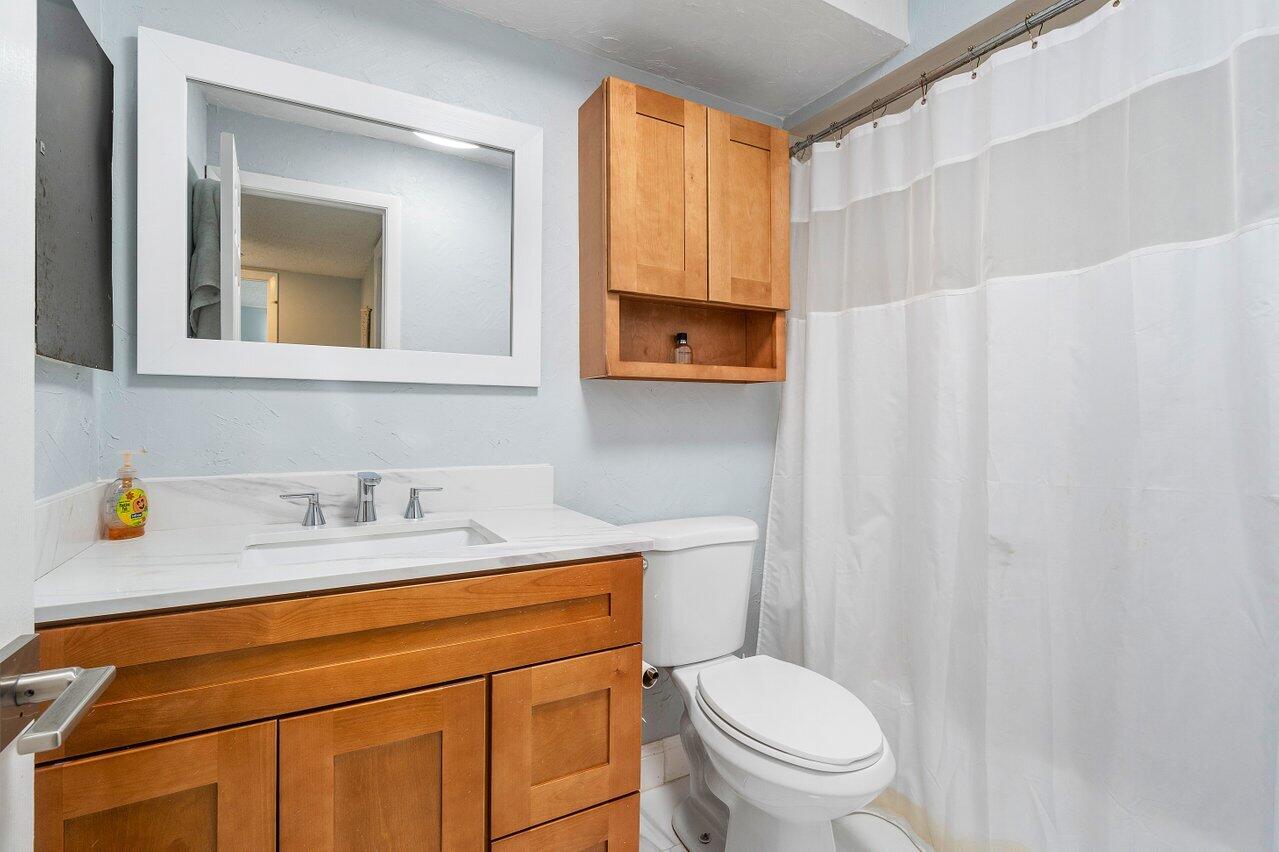 480 Executive Center Drive 1b