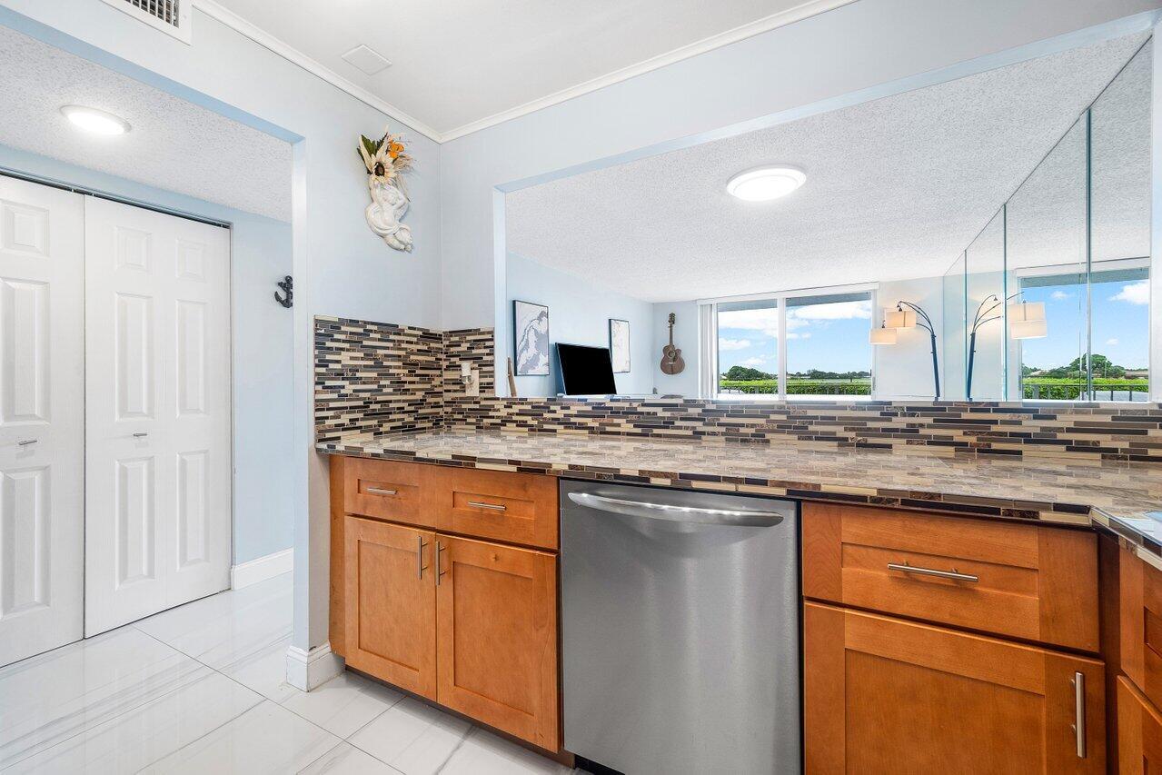 480 Executive Center Drive 1b