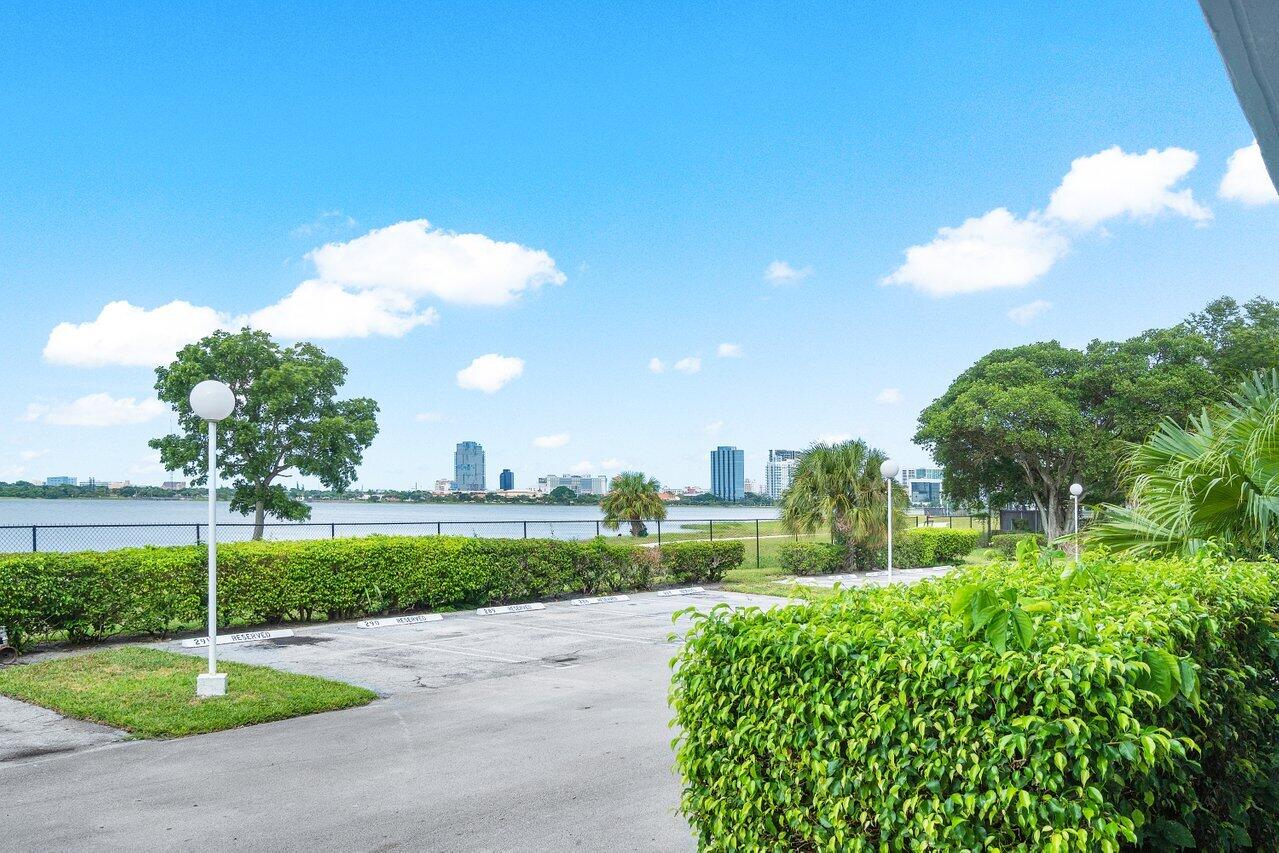 480 Executive Center Drive 1b