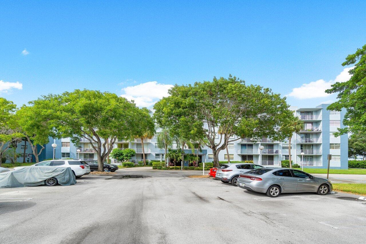 480 Executive Center Drive 1b