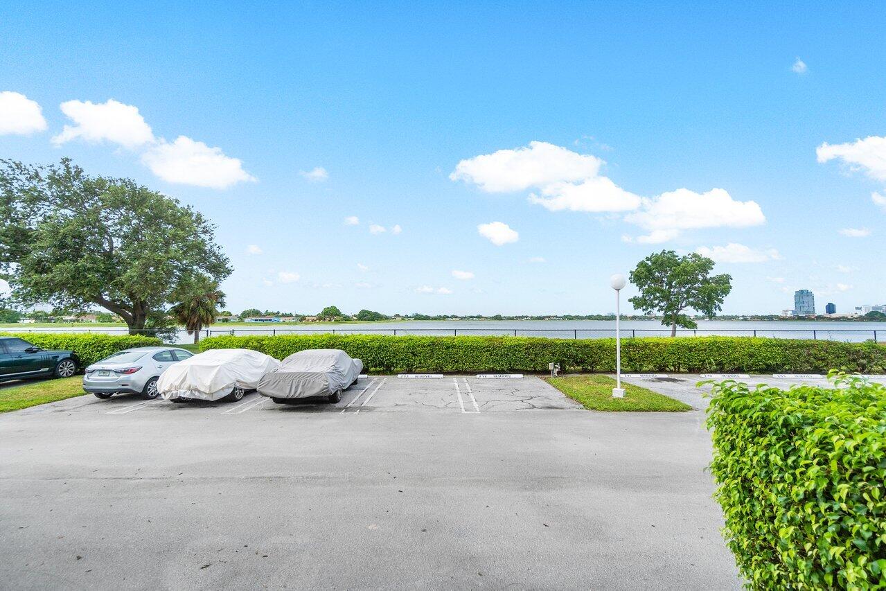 480 Executive Center Drive 1b