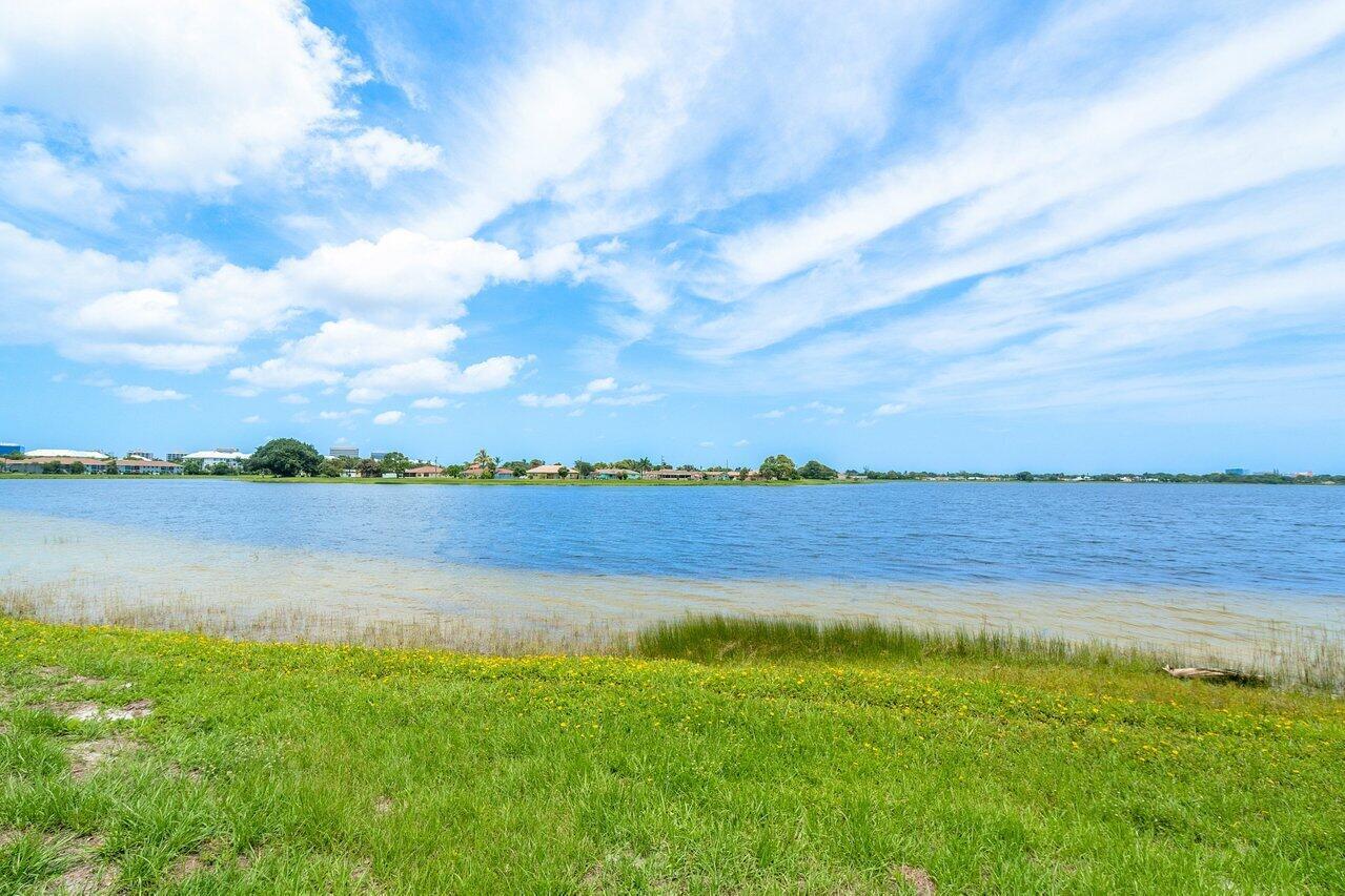 480 Executive Center Drive 1b