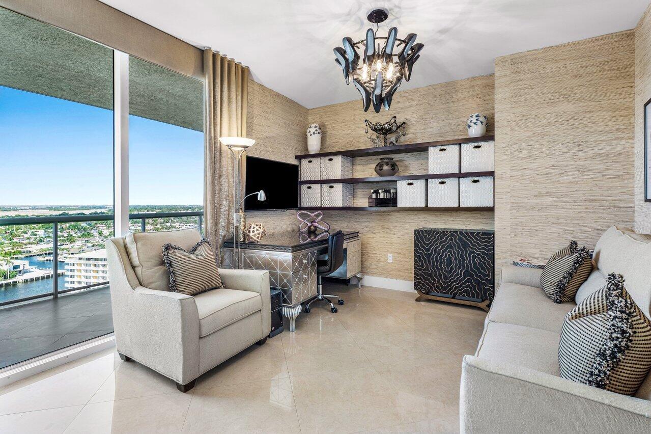 1 N Ocean Boulevard 1607