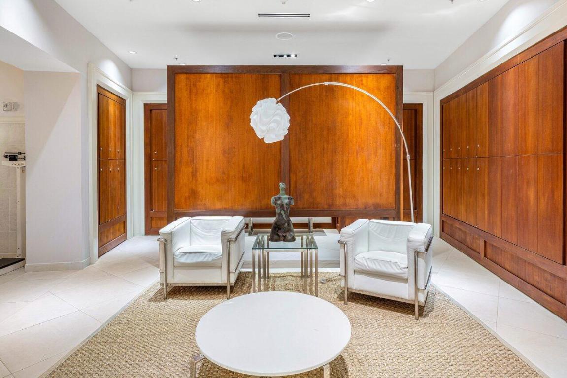 1 N Ocean Boulevard 1607