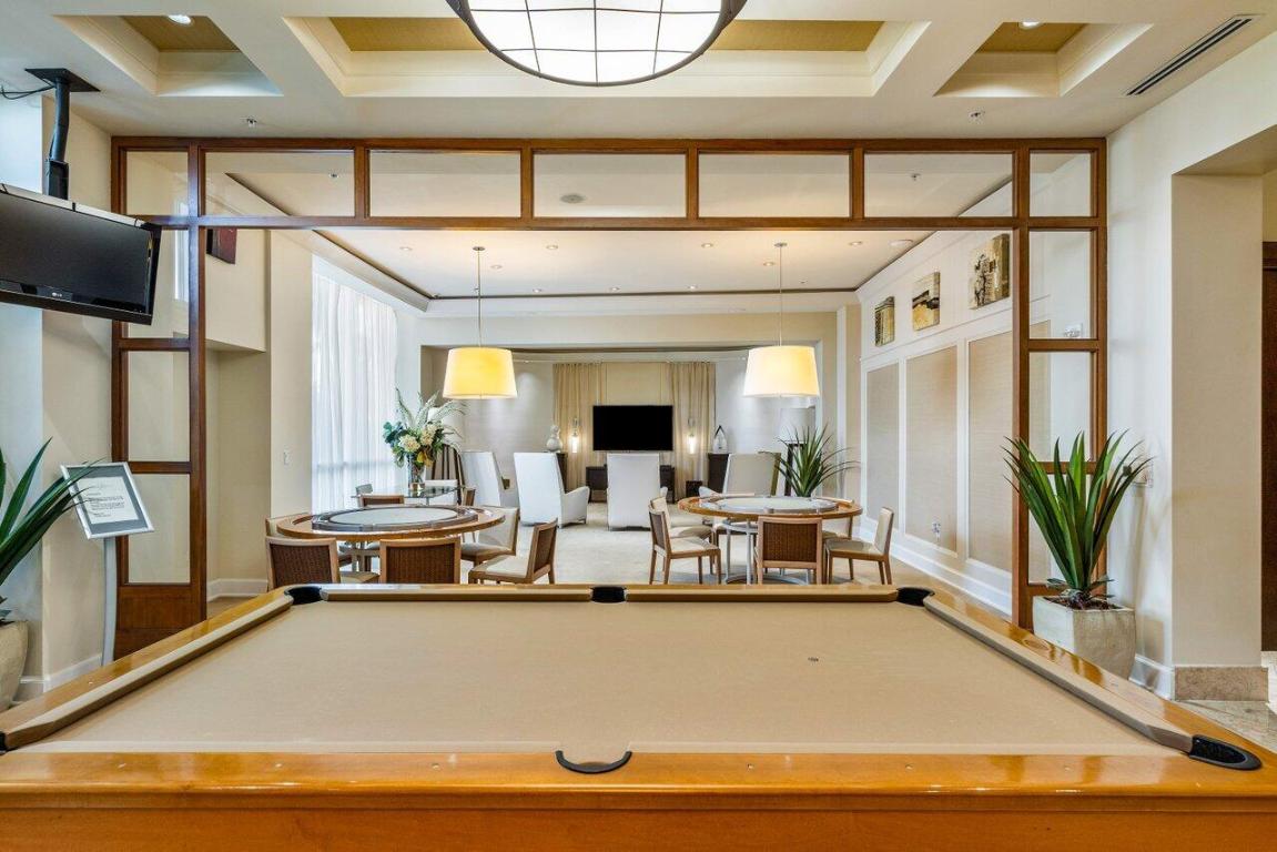 1 N Ocean Boulevard 1607