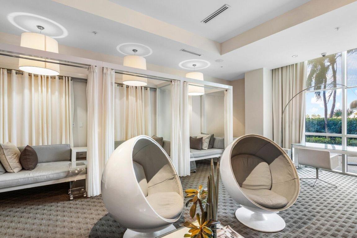 1 N Ocean Boulevard 1607