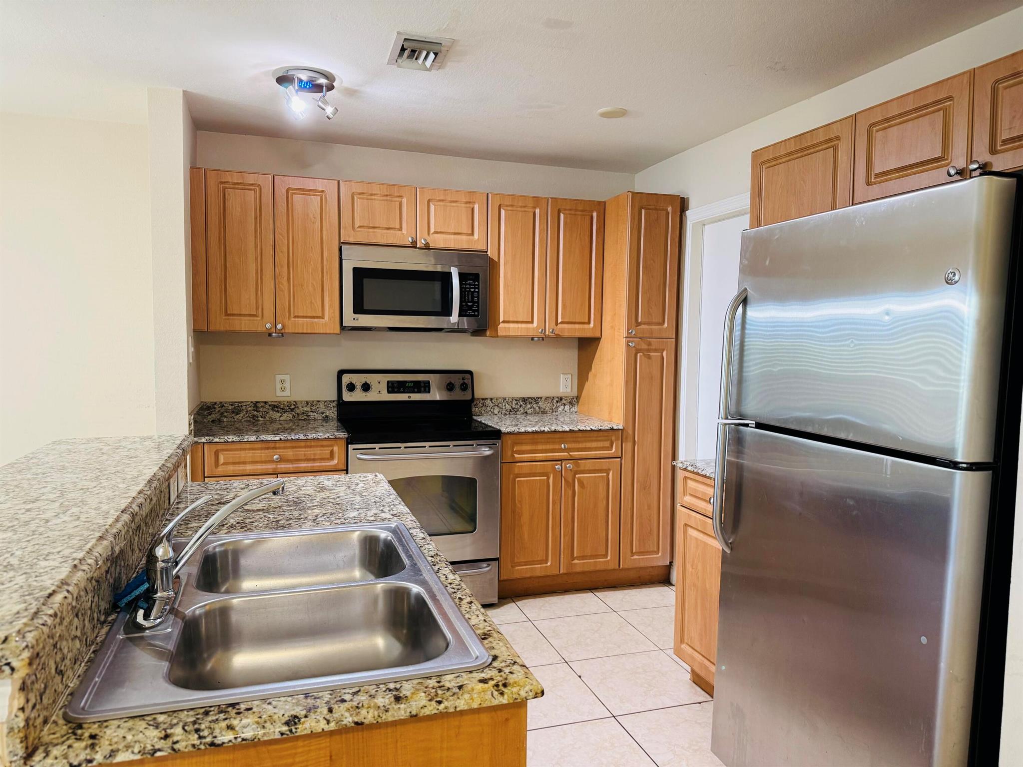 6679 Old Farm Trail