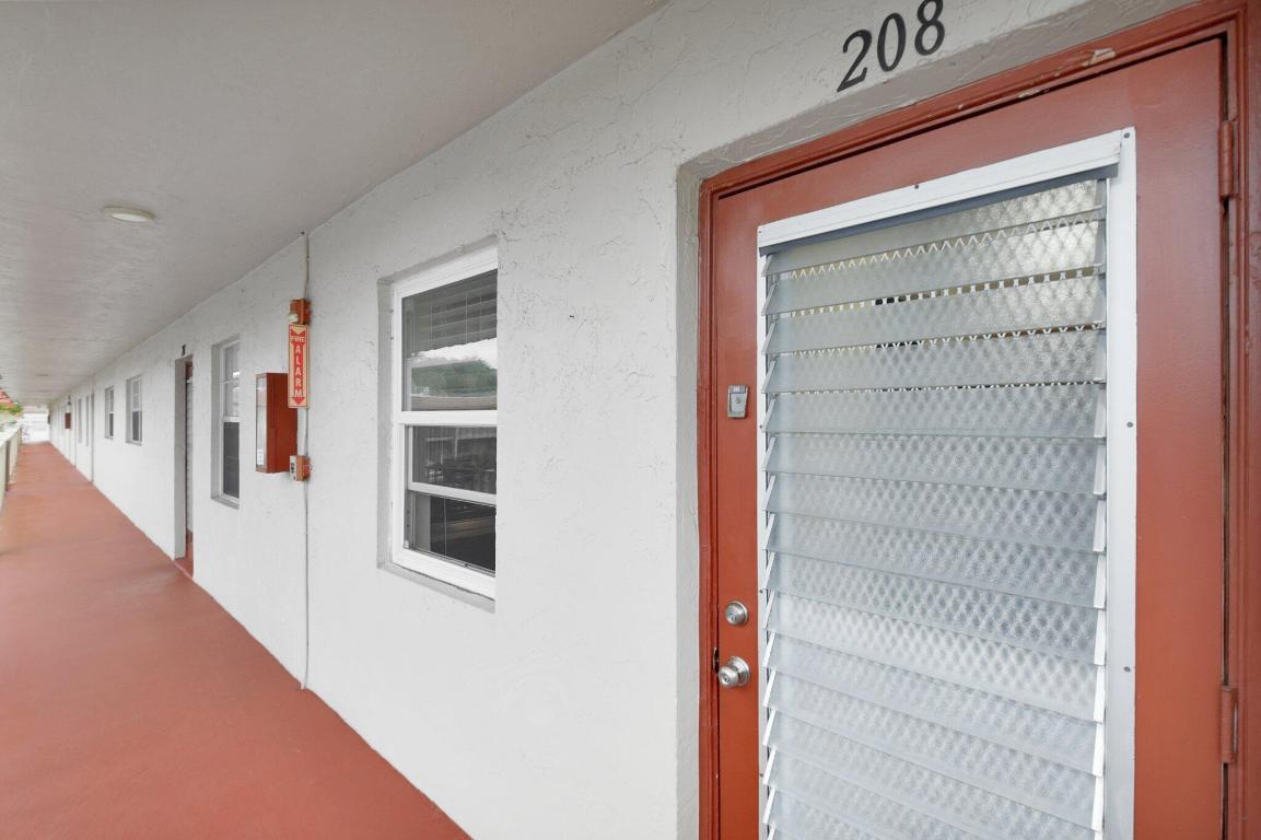 22 Abbey Lane, 208, Delray Beach Unit: 208