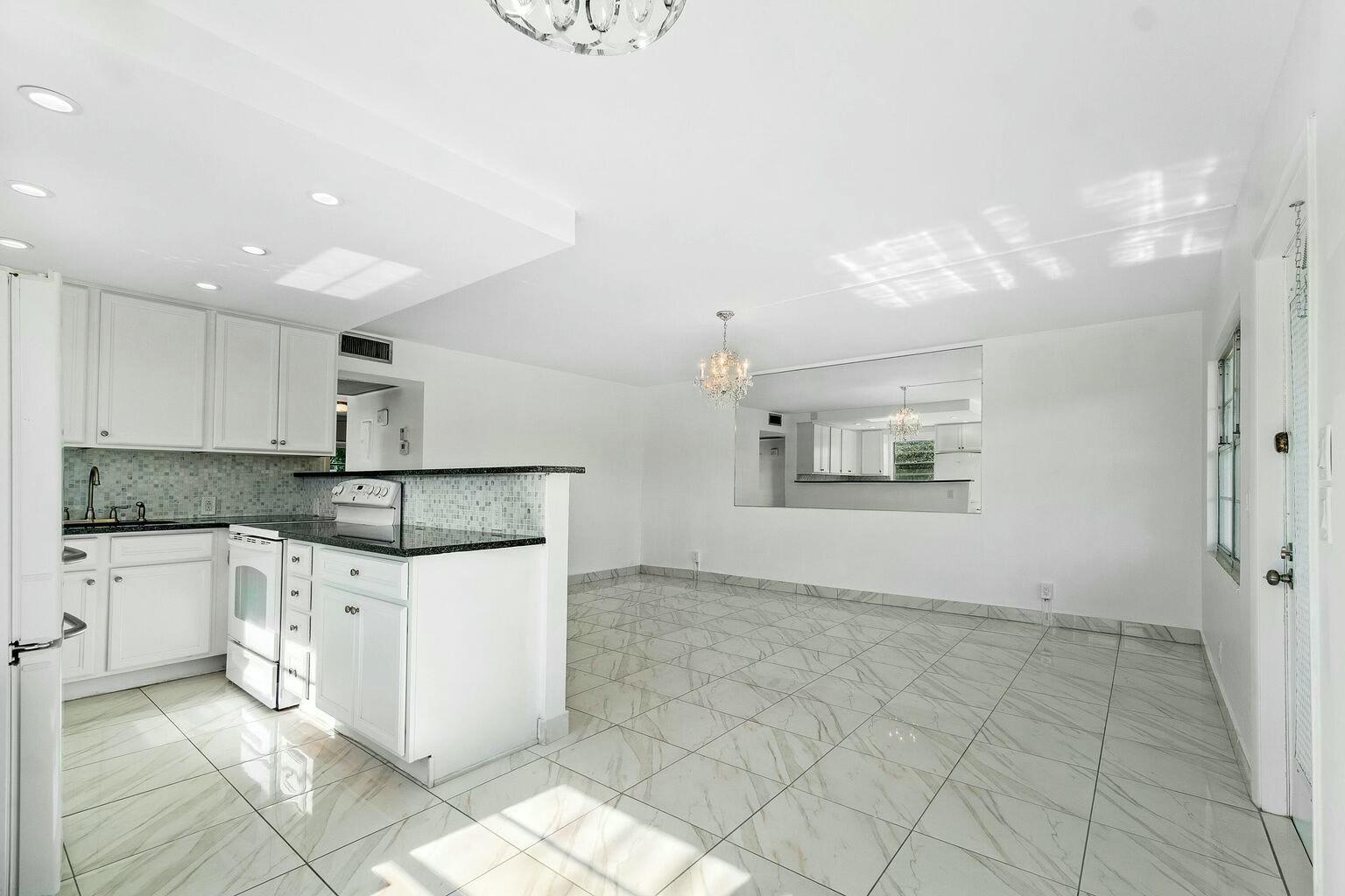 351 Mansfield I