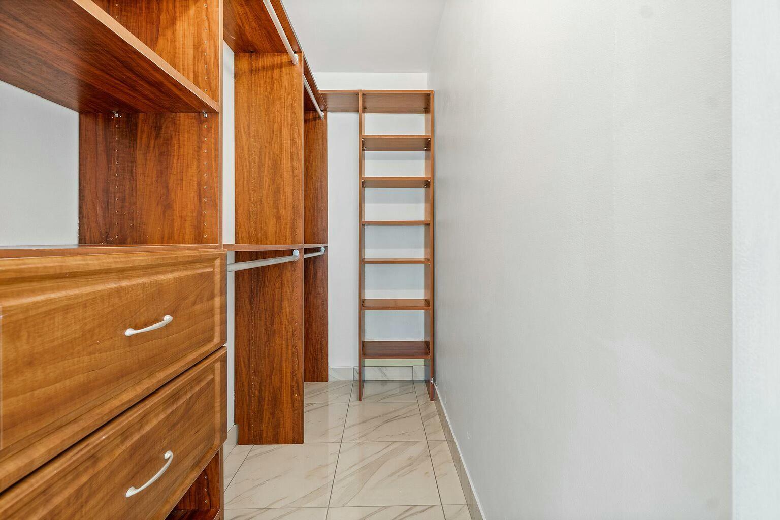 351 Mansfield I