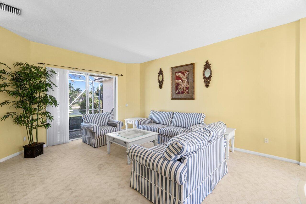 12811 Hyland Circle