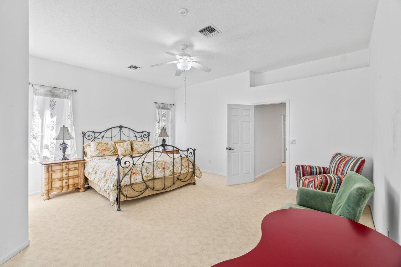 12811 Hyland Circle