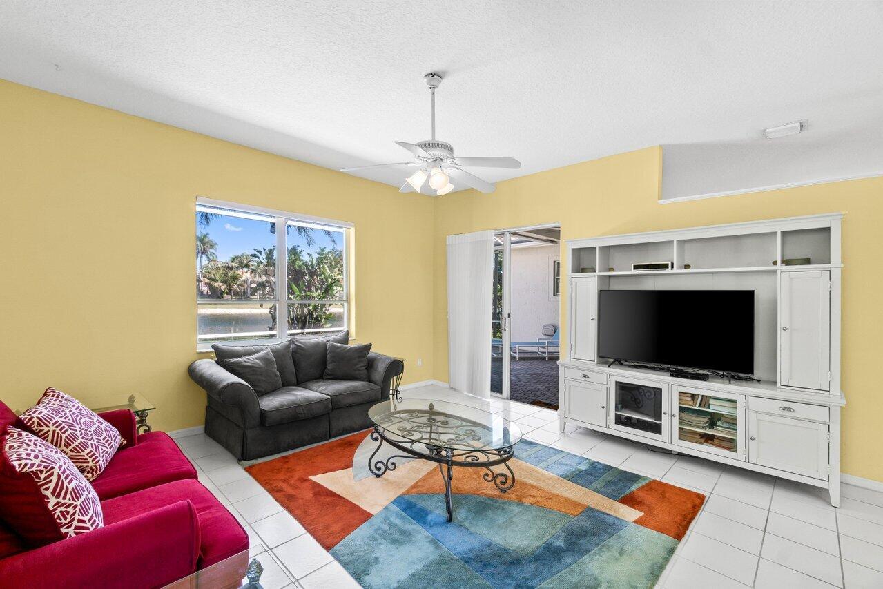 12811 Hyland Circle