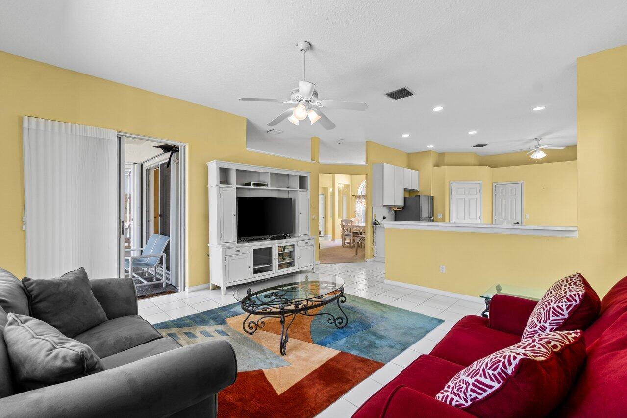 12811 Hyland Circle