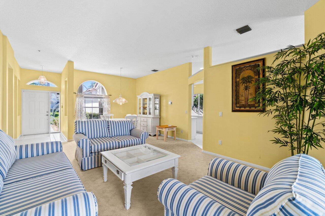 12811 Hyland Circle