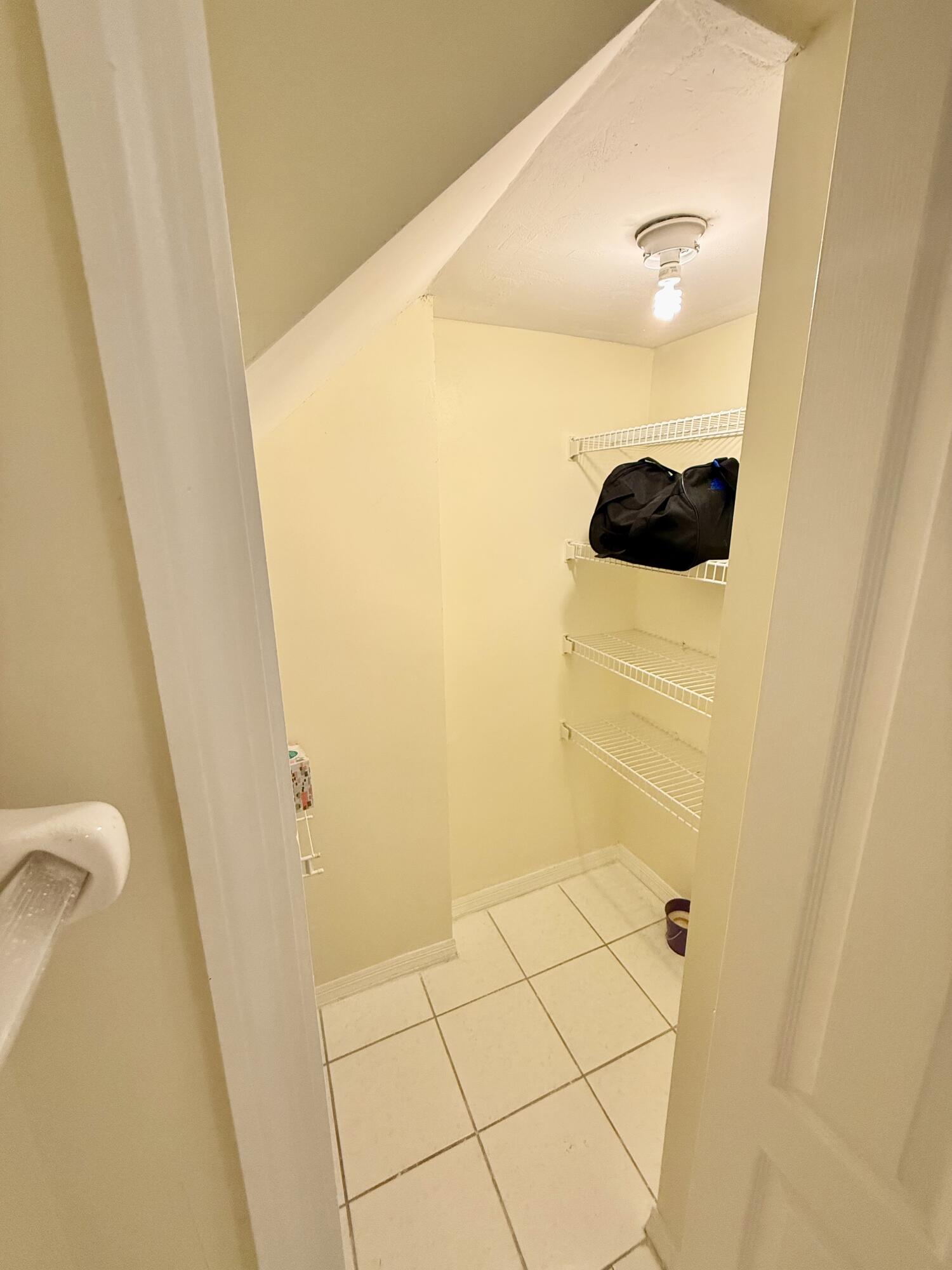 7122 SW 158th Path, Miami