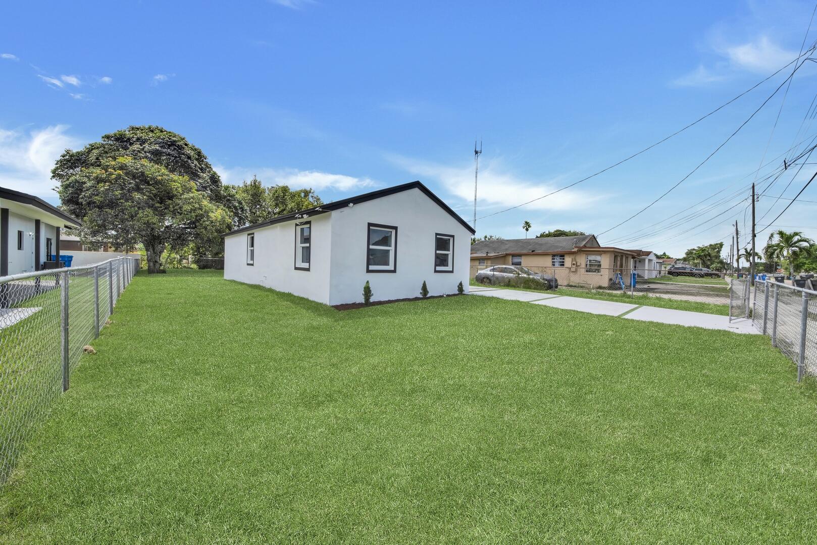 4412 SW 23rd Street, West Park