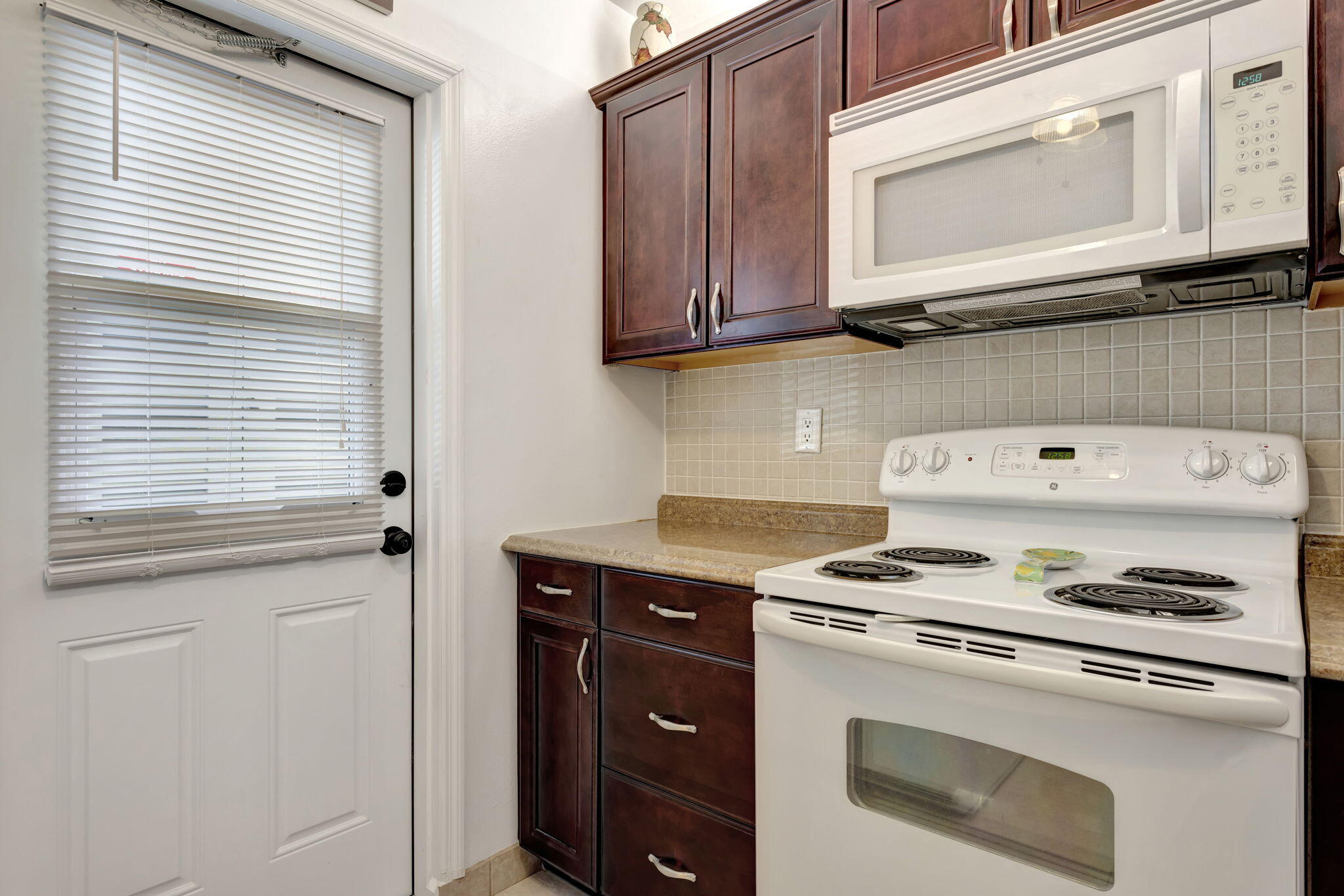 3505 NW 48th Avenue 416, Lauderdale Lakes Unit: 416