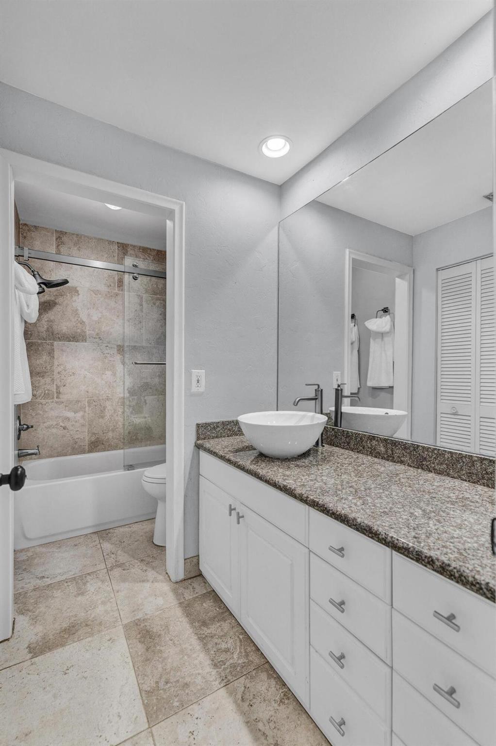 301 Del Rio Boulevard