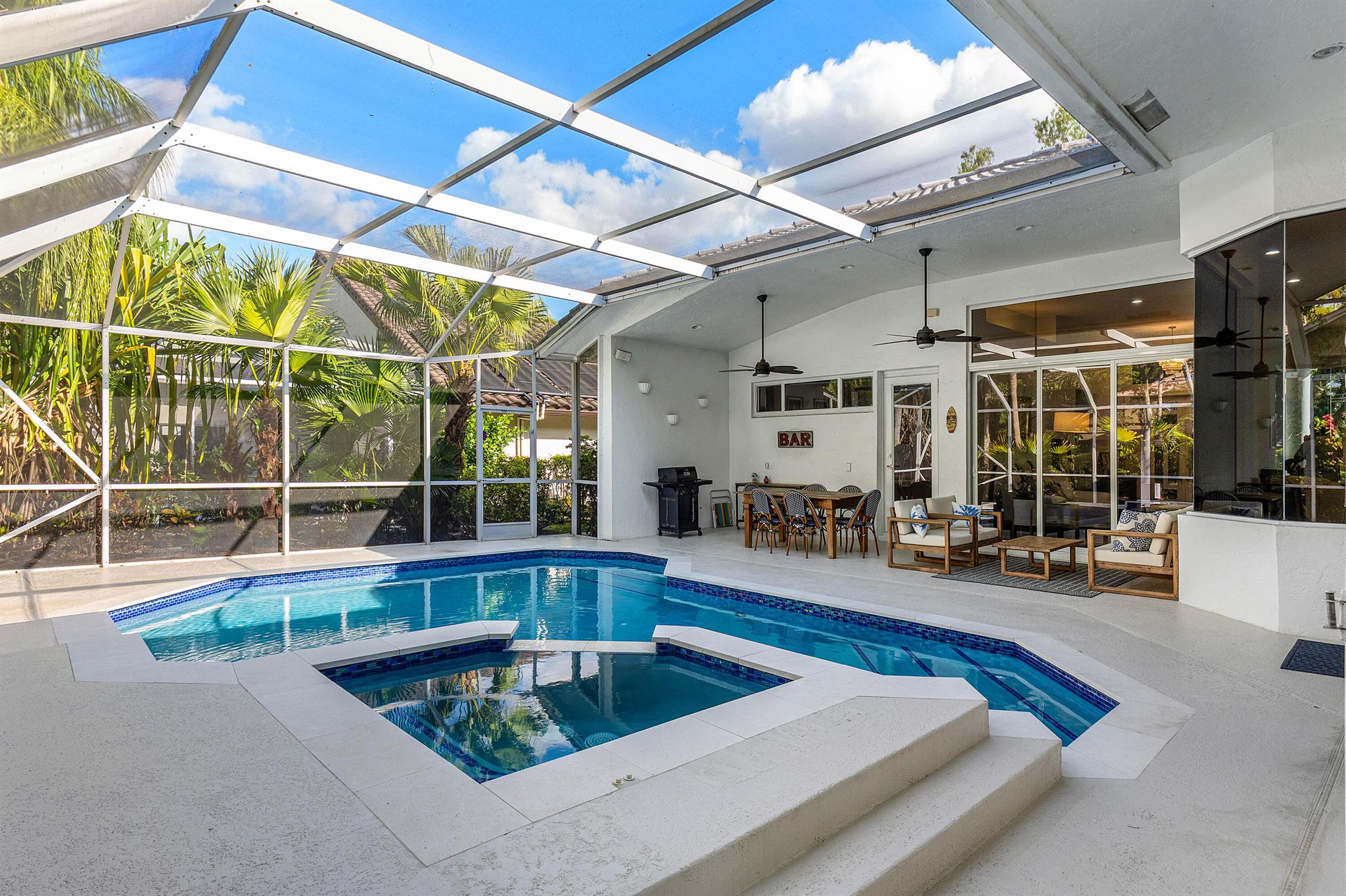 10727 Avenida Santa Ana