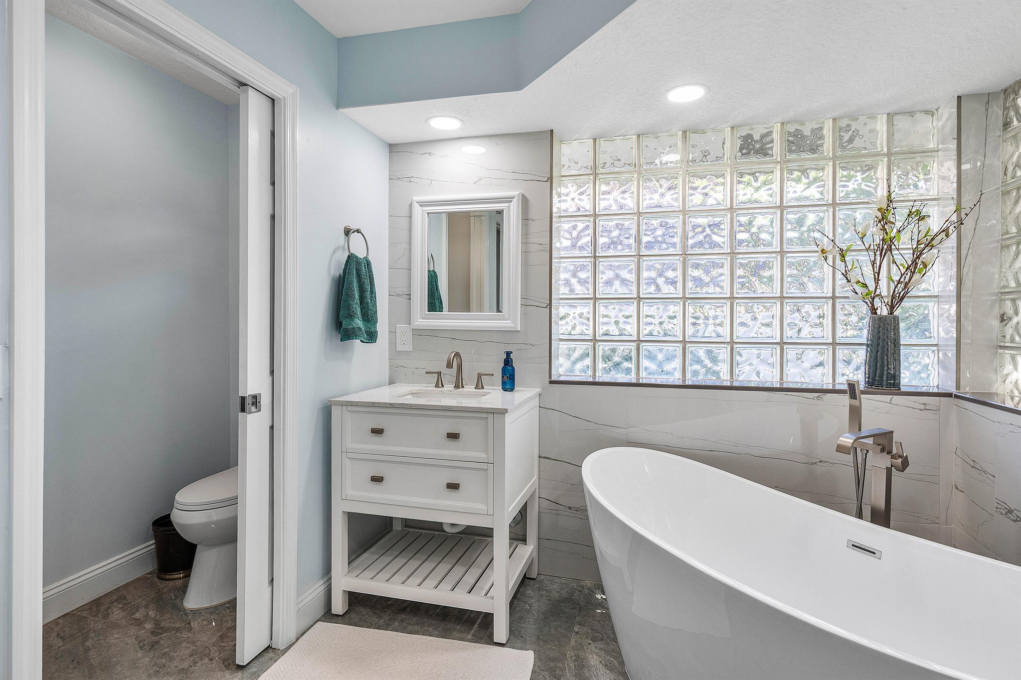 10727 Avenida Santa Ana