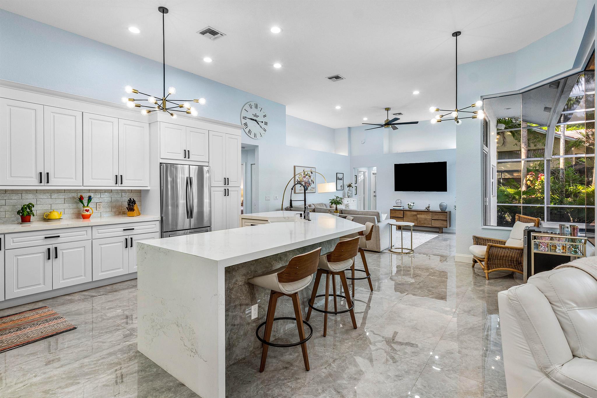 10727 Avenida Santa Ana