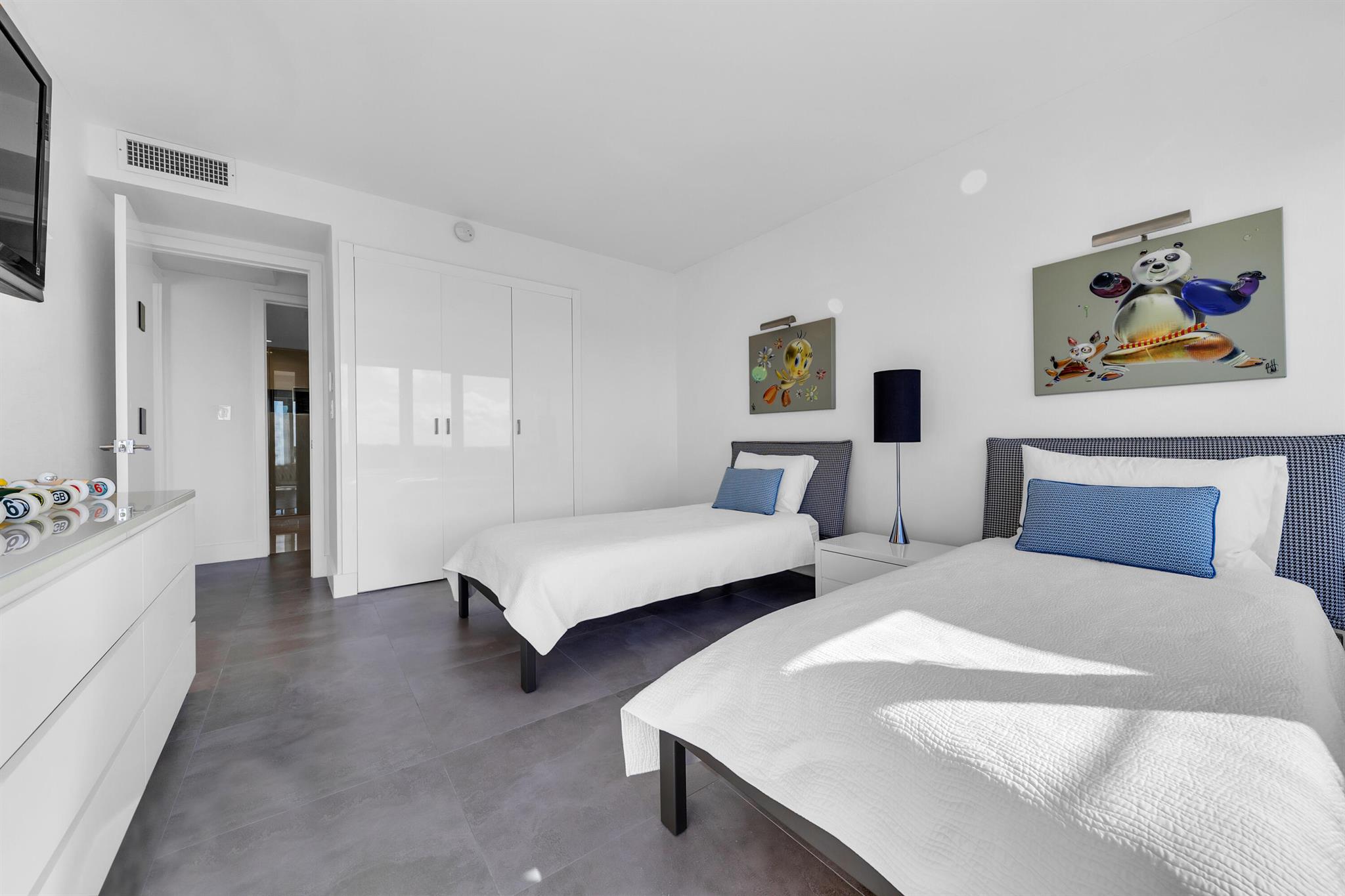 701 E Camino Real 9f