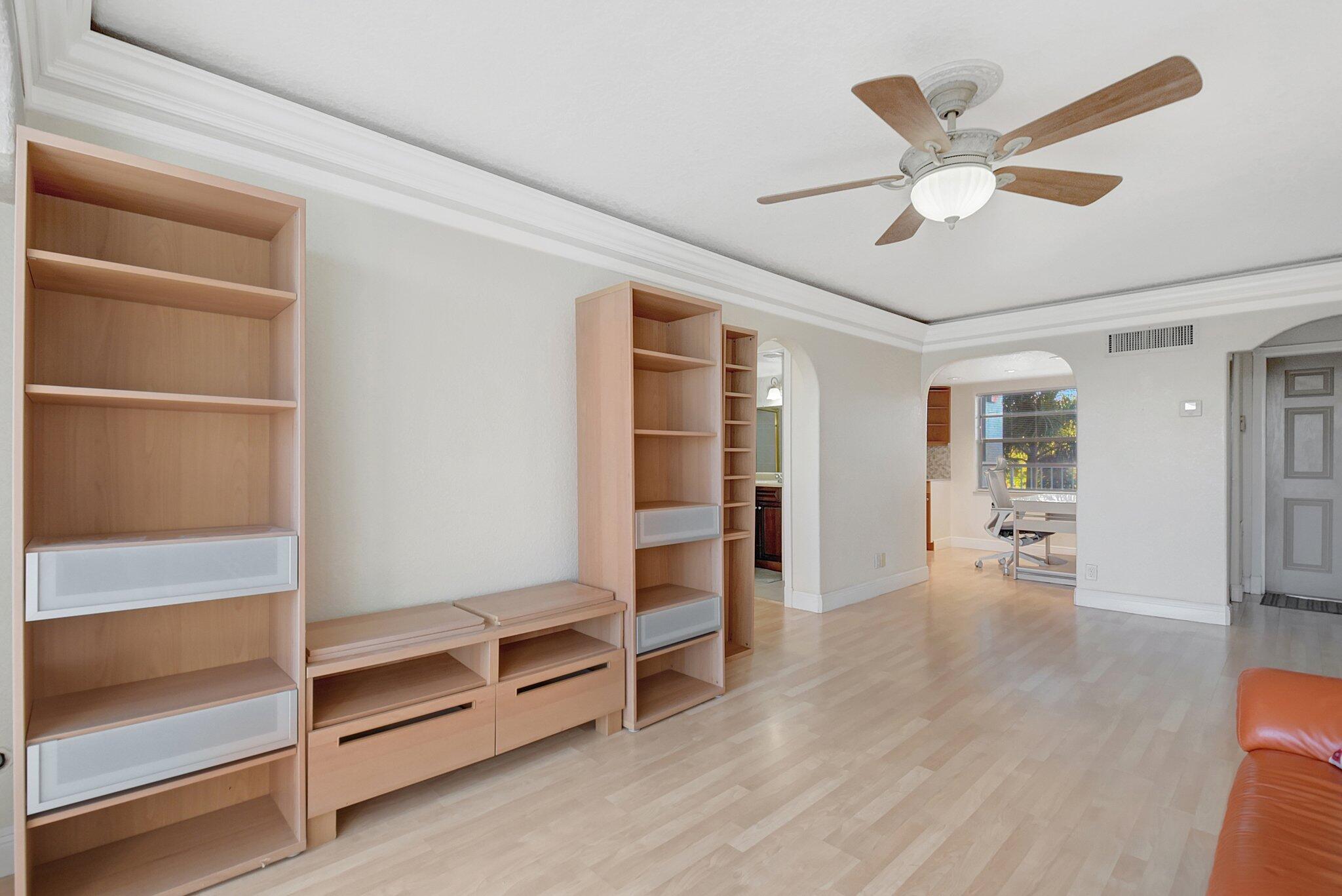 689 NE 6th Court 3070, Boynton Beach Unit: 3070