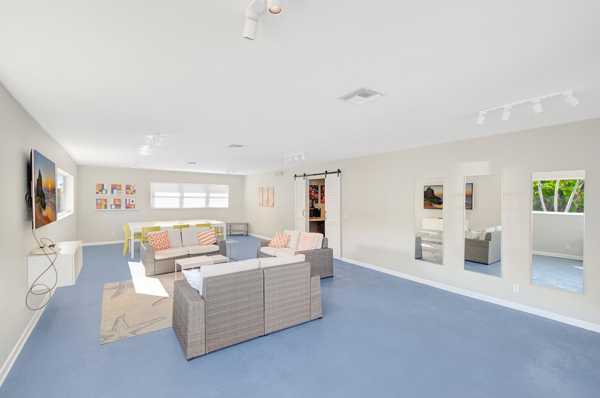 689 NE 6th Court 3070, Boynton Beach Unit: 3070