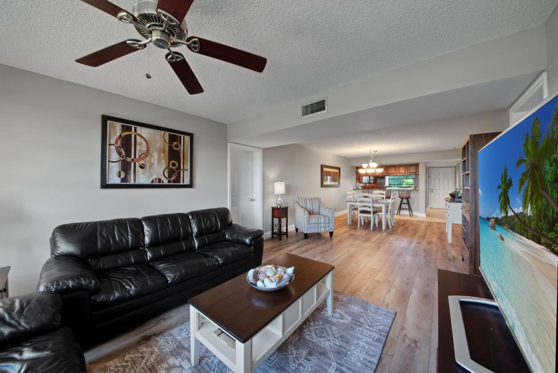 6121 Balboa Circle, 405, Boca Raton Unit: 405