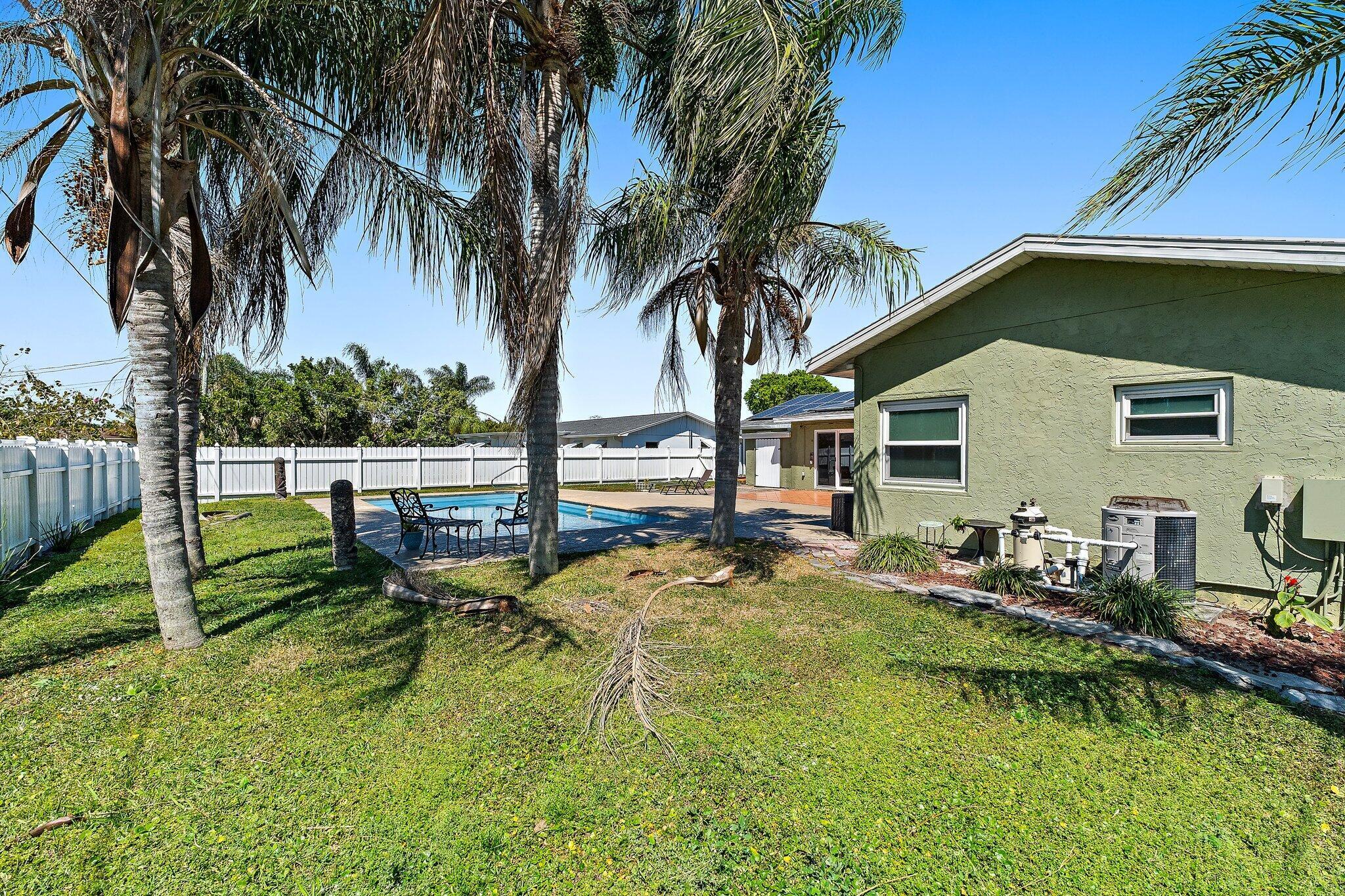 422 SE Lamon Lane