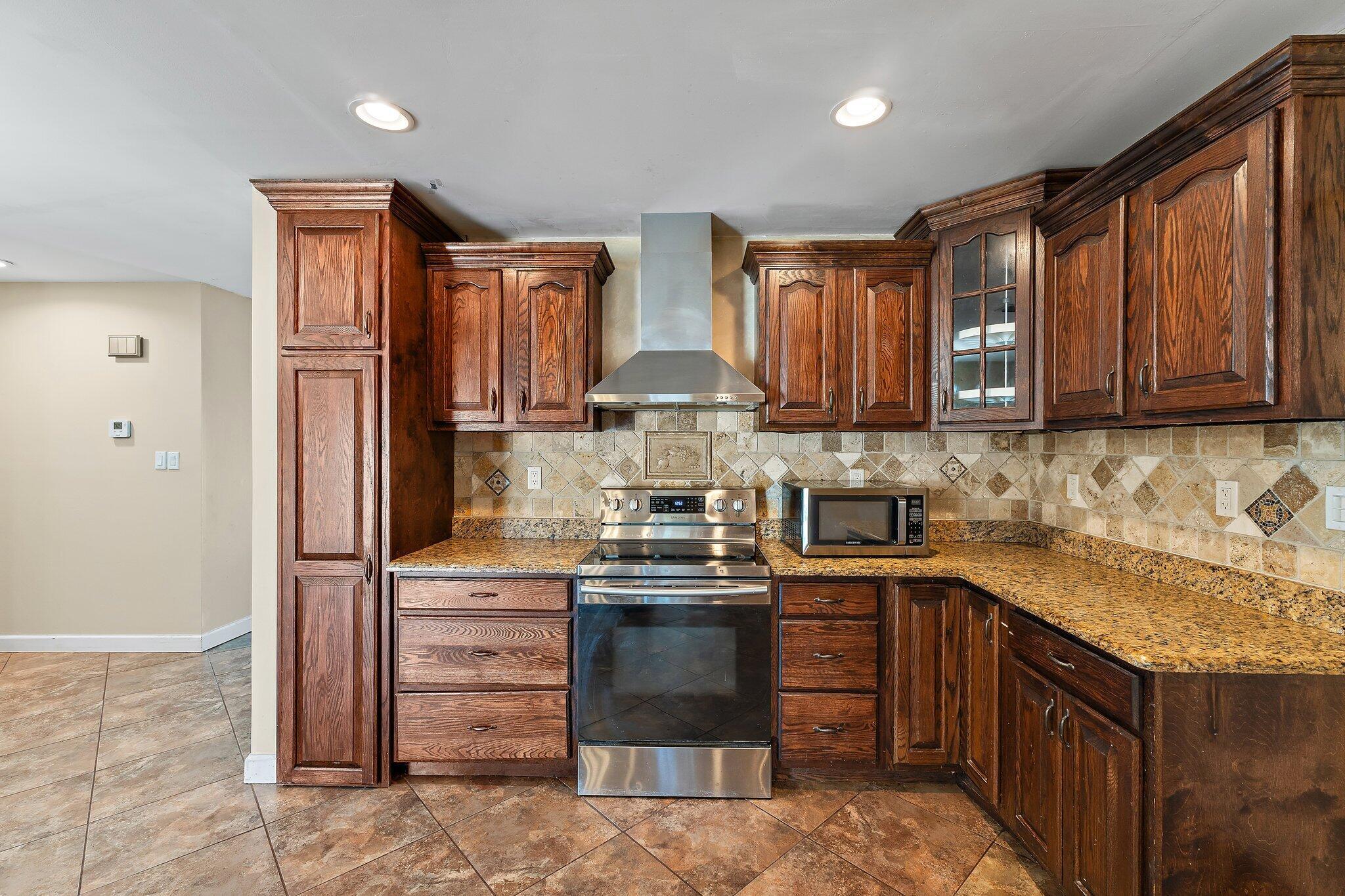 422 SE Lamon Lane