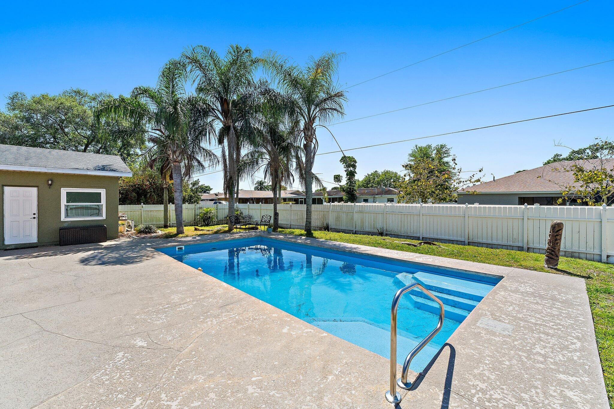 422 SE Lamon Lane