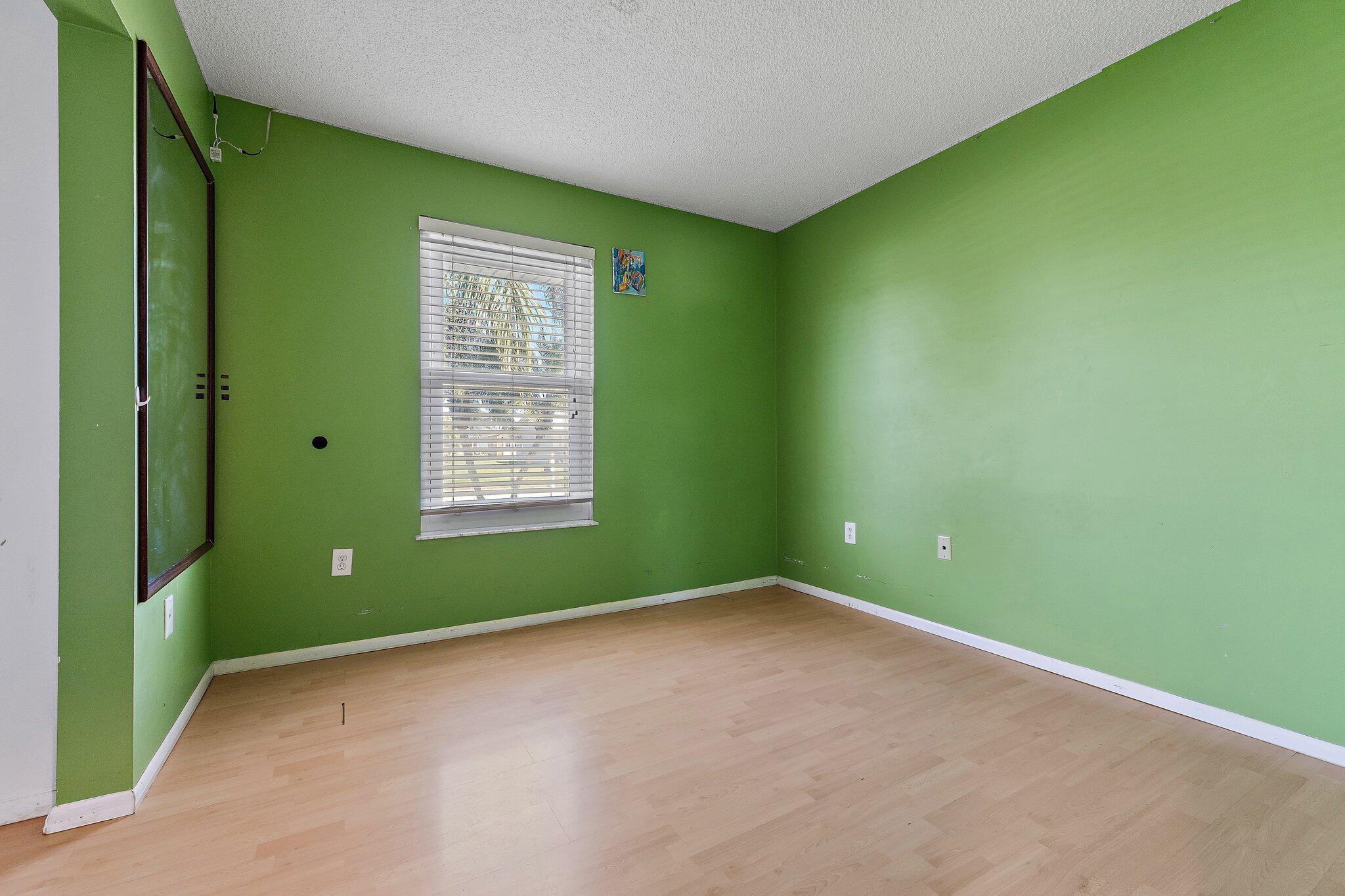 422 SE Lamon Lane