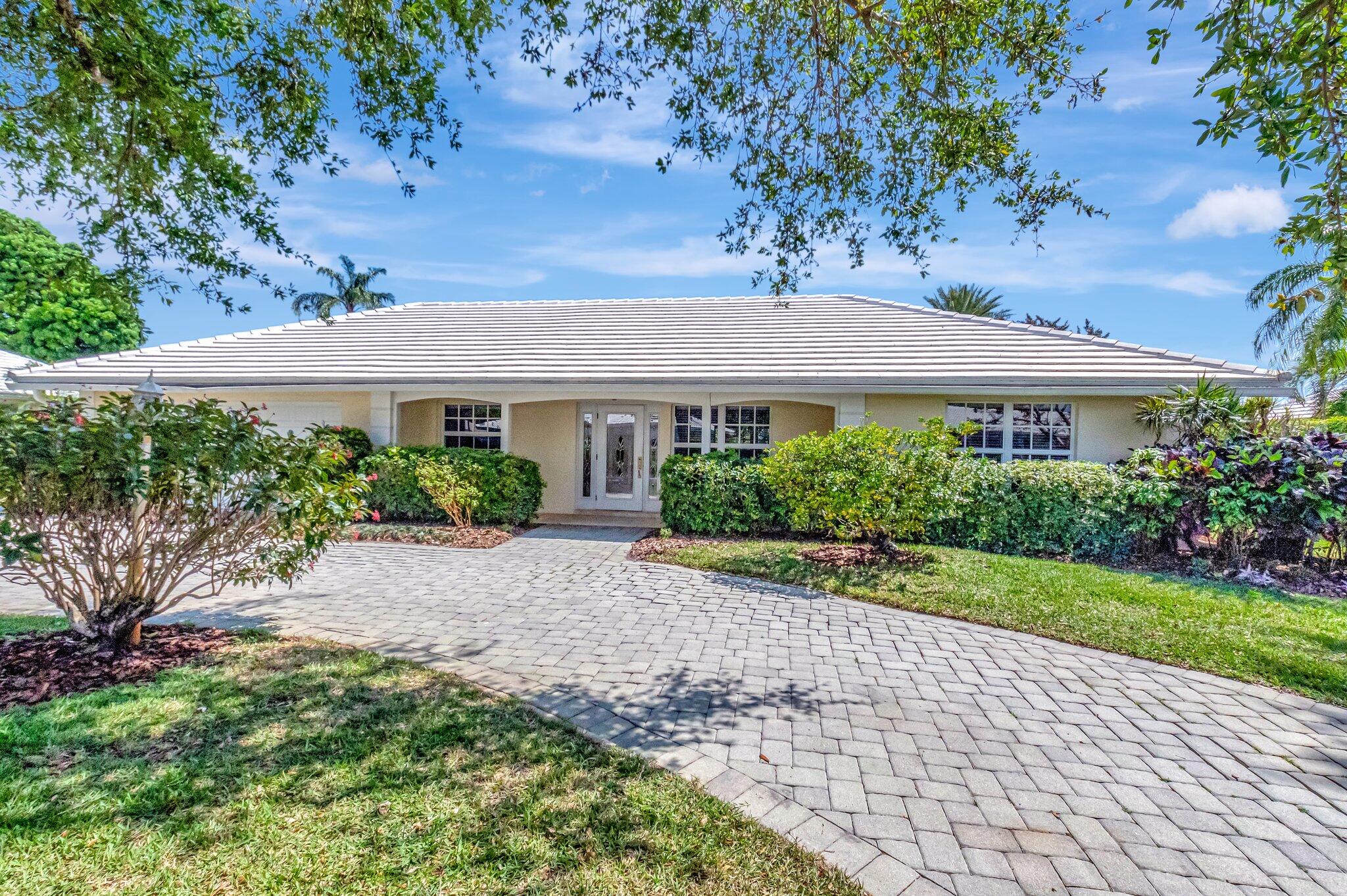 11802 N Lake Drive