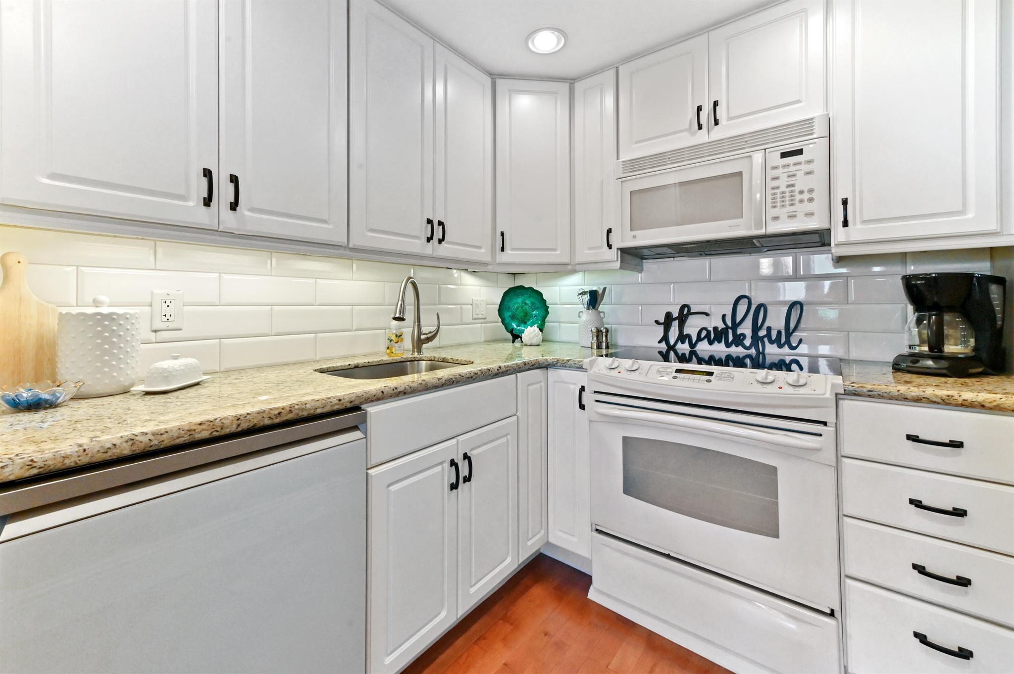 555 NW 4th 5180 Avenue 5180