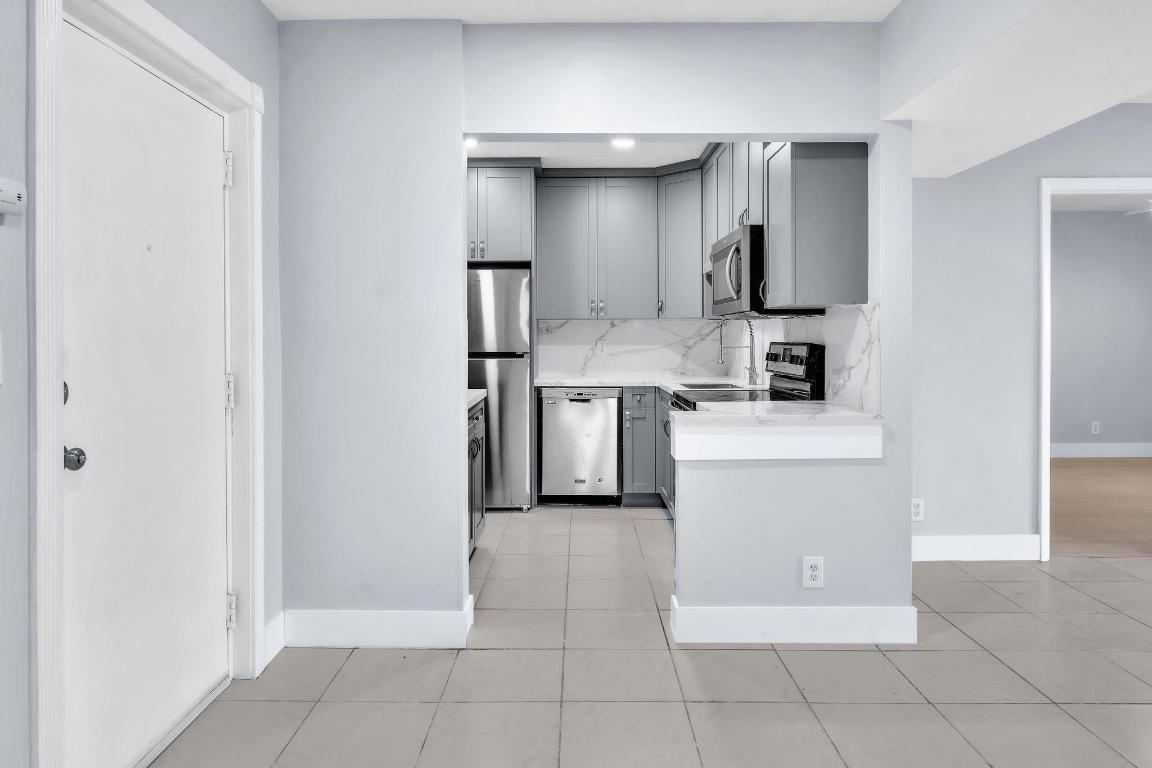 450 NW 20th Street 312, Boca Raton Unit: 312