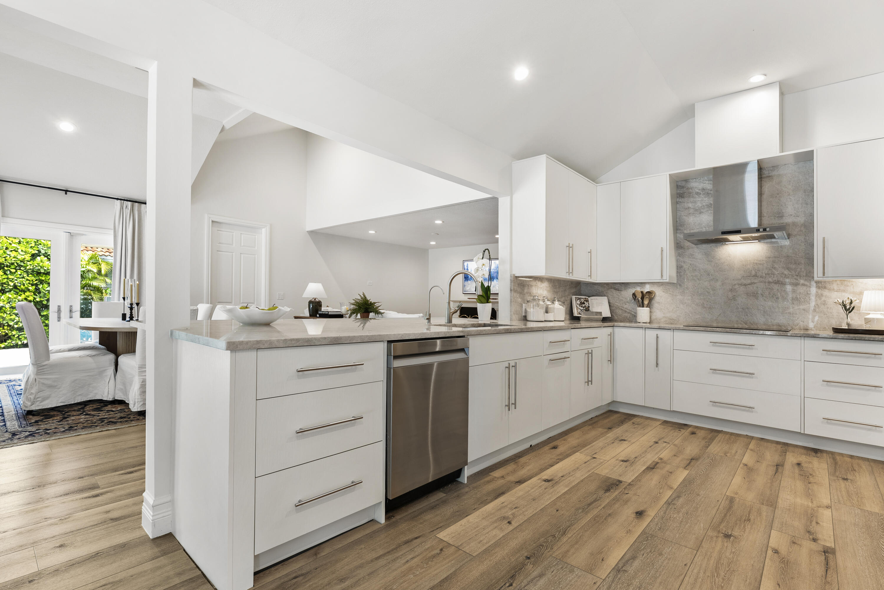 915 Parkside Circle N