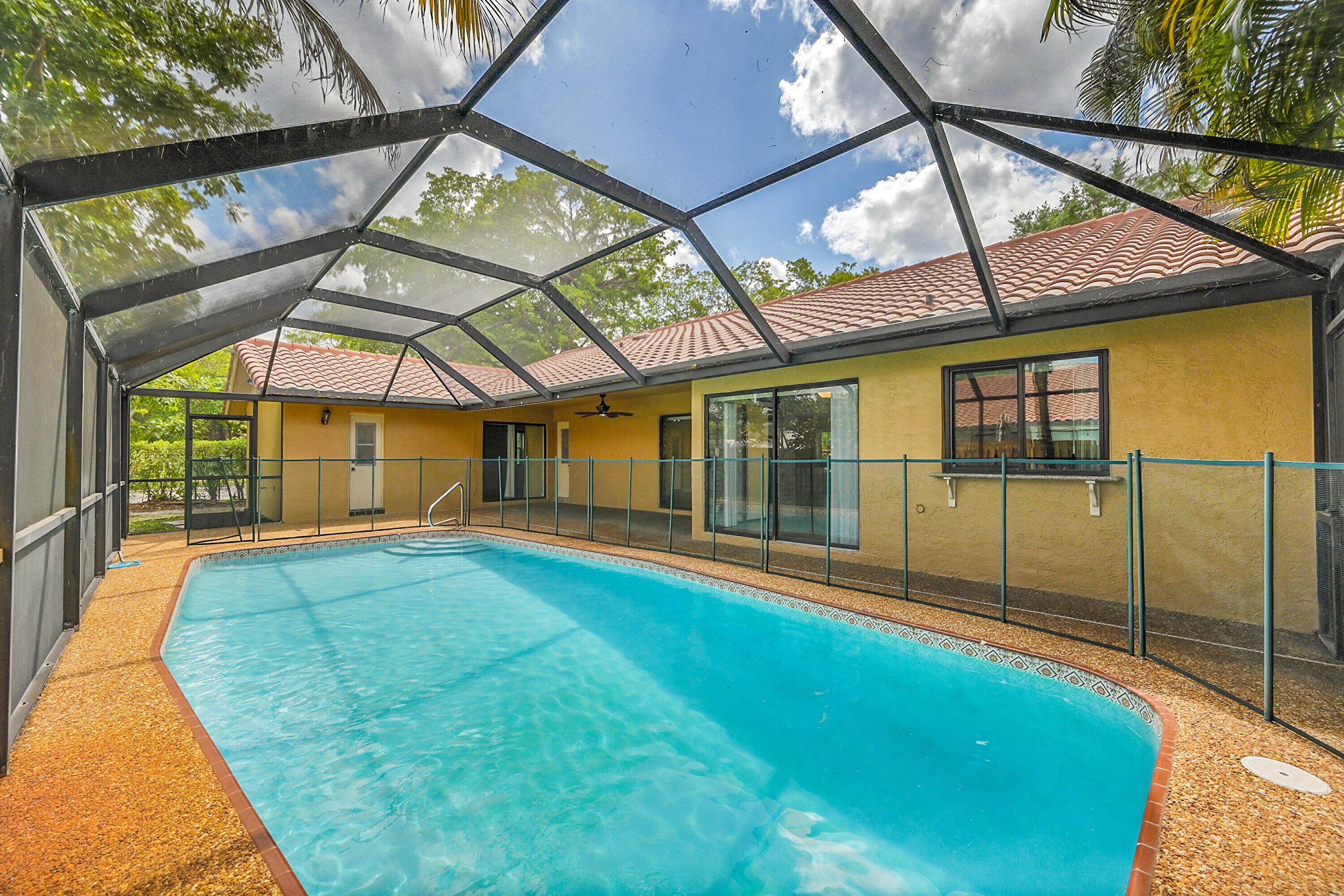 6615 NW 48th Manor, Coral Springs