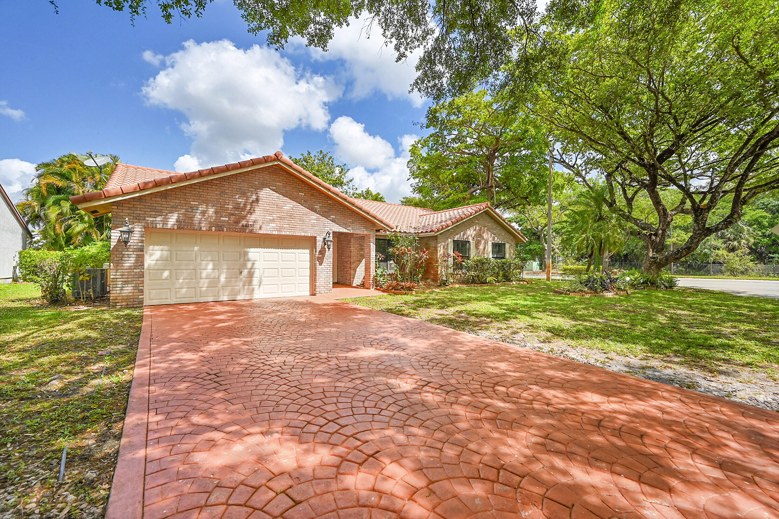 6615 NW 48th Manor, Coral Springs