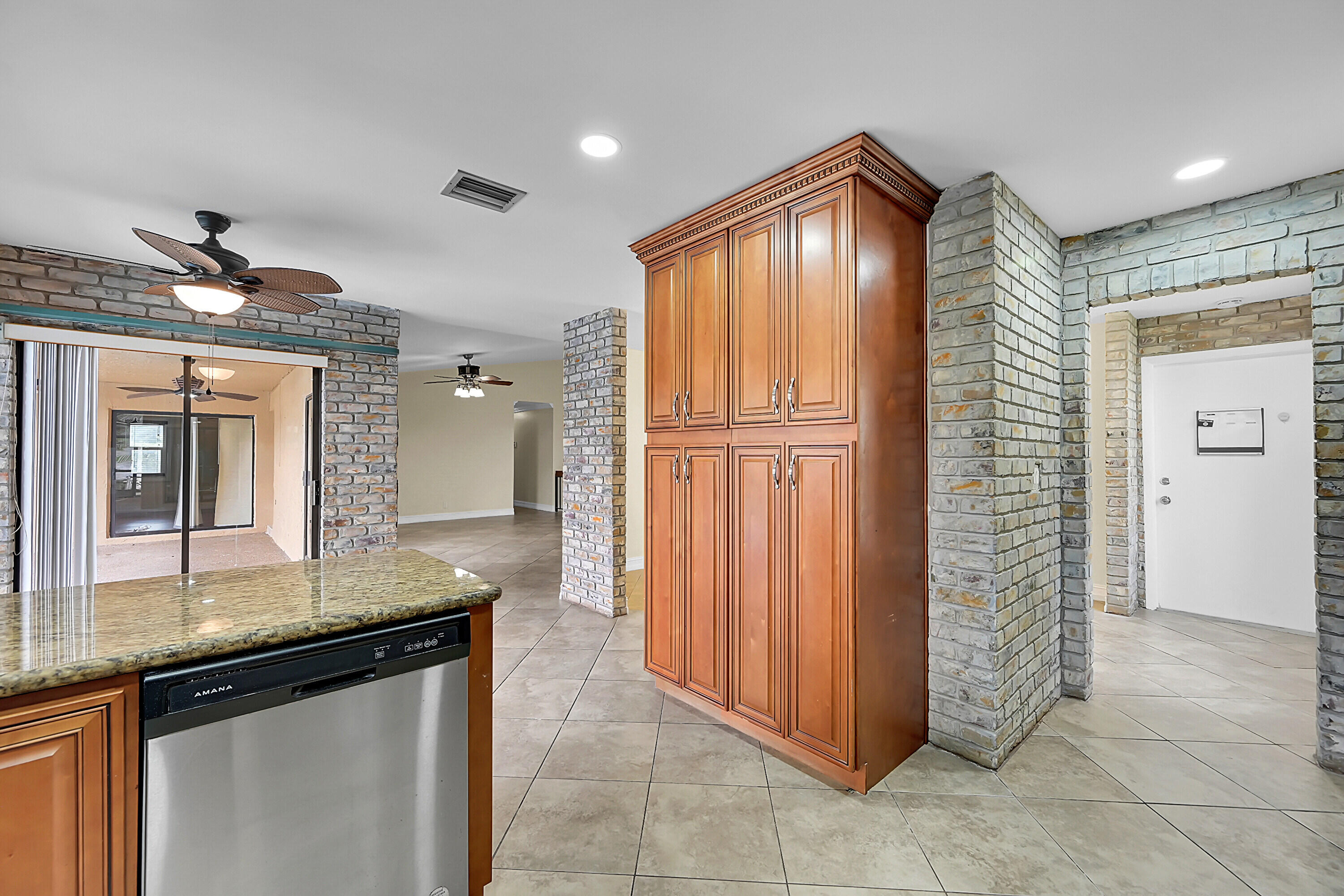 6615 NW 48th Manor, Coral Springs