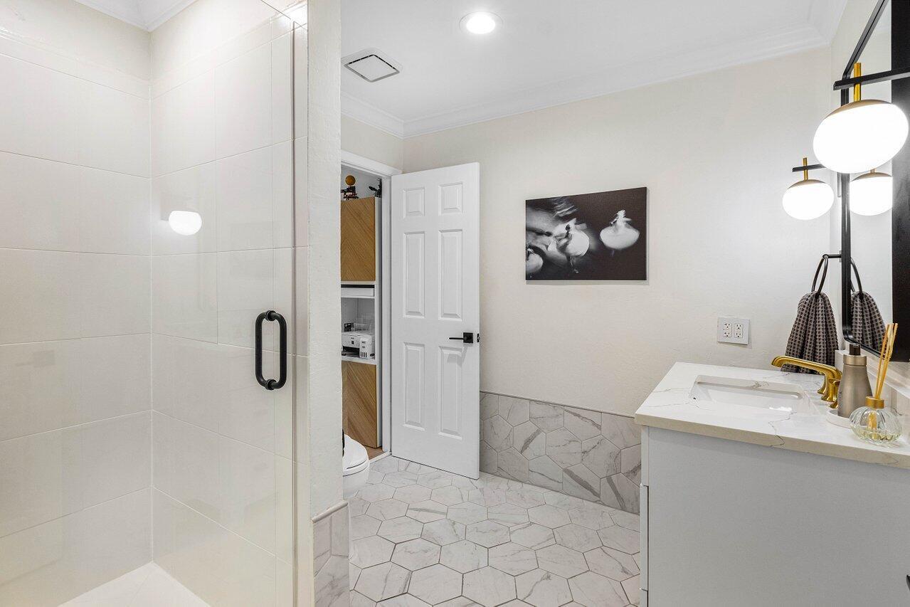 3200 Canterbury Drive