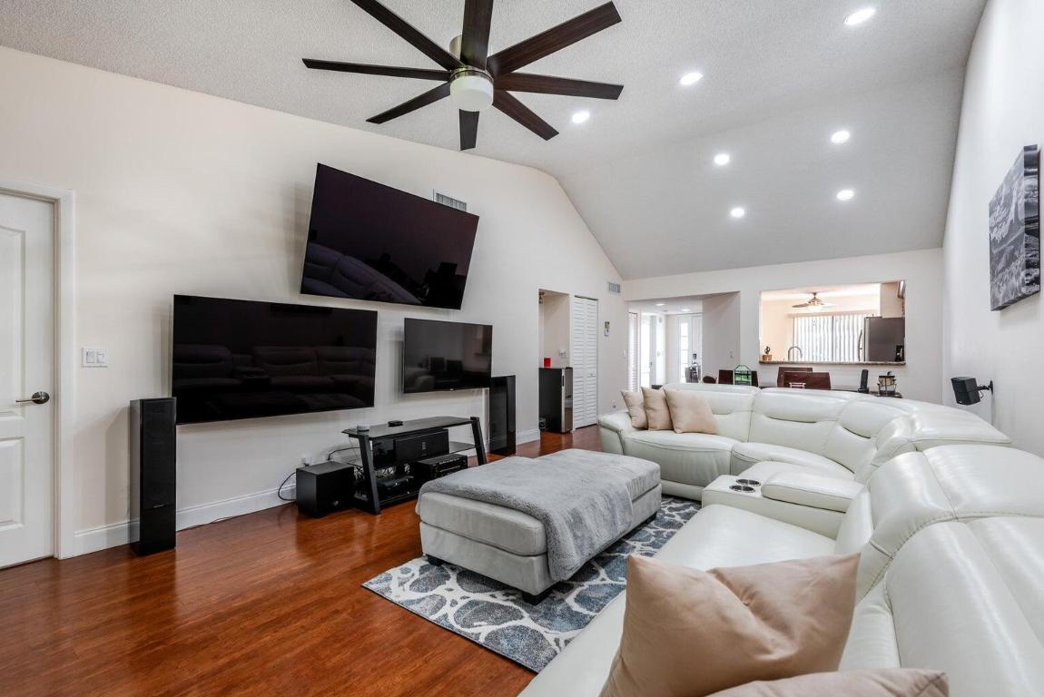 7599 Glendevon Lane 1507, Delray Beach Unit: 1507